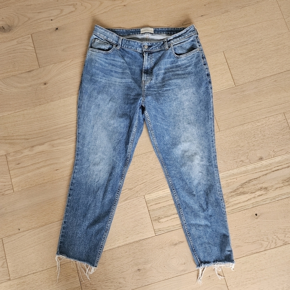 Everlane Straight Leg Jeans in Classic Blue - Picture 2 of 8